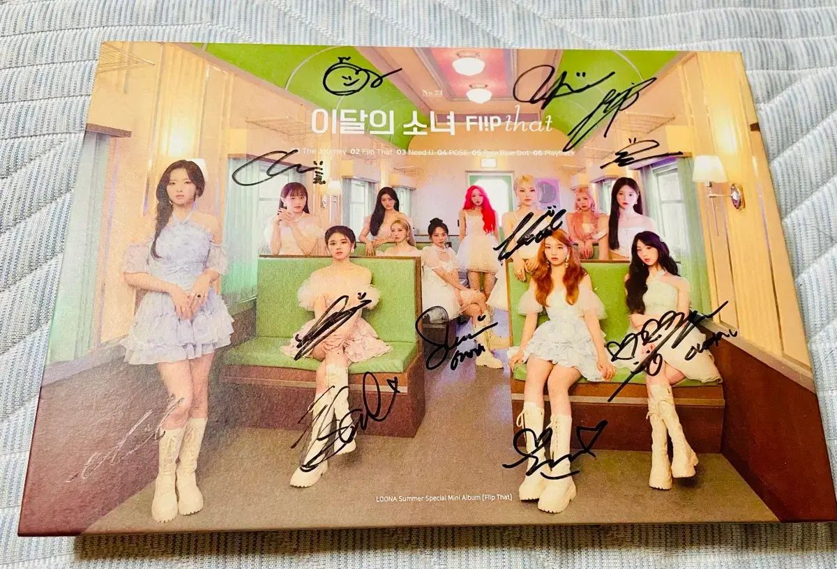 今月の少女(LOONA) LOONA サマー スペシャル サイン入り アルバム 非売品 18,492円