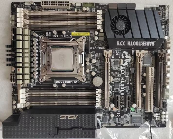 ASUS Sabertooth X79 Intel X79 LGA2011 DDR3-1600 64GB M.2 SATA Intel GbE LAN HDMI DVI VGA Motherboard