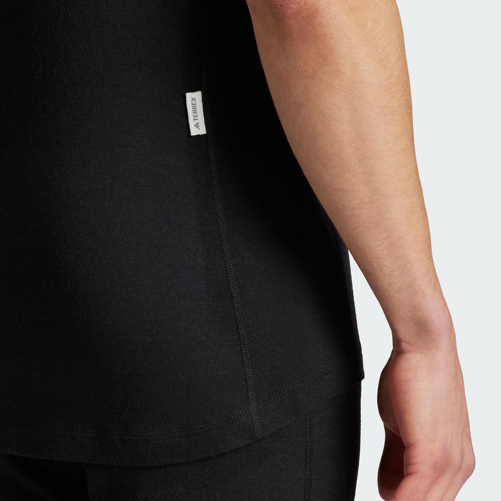 [アディダス] 半袖 Tシャツ Xperior メリノ 200 ベースレイヤー DKG66 メンズ ブラック(HZ8555) XL [ブラック(HZ8555)] [XL]