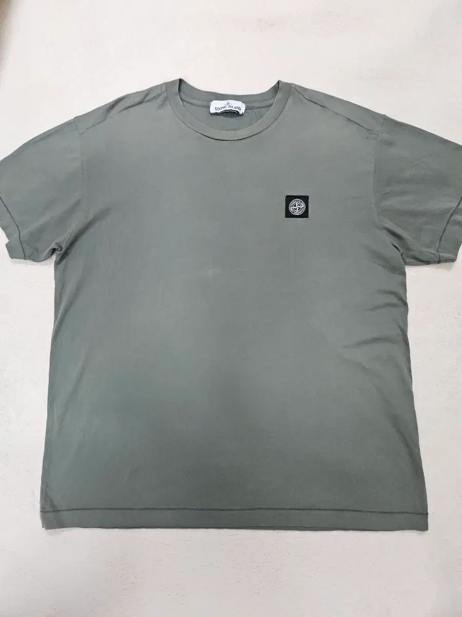 STONE ISLAND ストーンアイランド カーキ 半袖Tシャツ