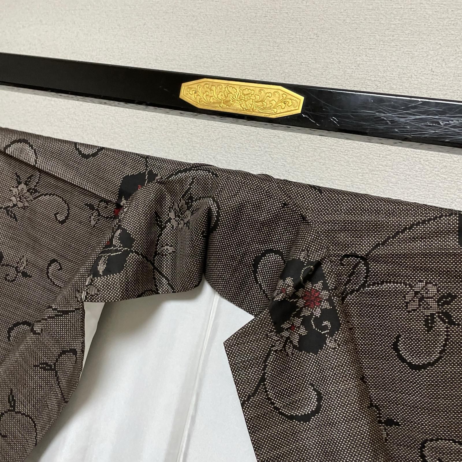 本場奄美大島紬 裄67 トールサイズ 亀甲に花唐草 着物 正絹 X-3732 