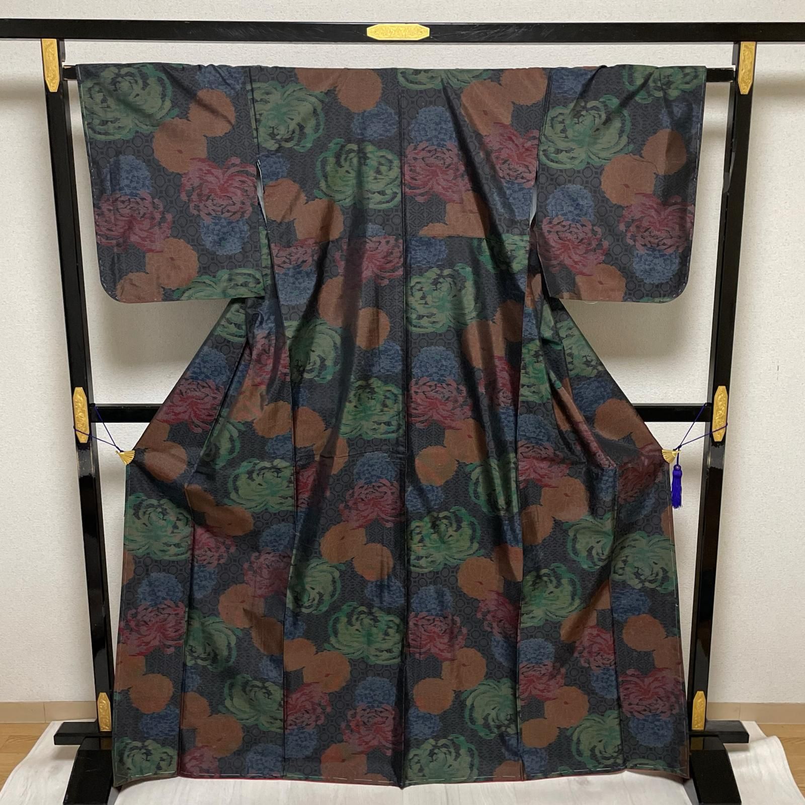 本場大島紬 トールサイズ 鮮やかな菊 着物 正絹 X-3739 - メルカリ