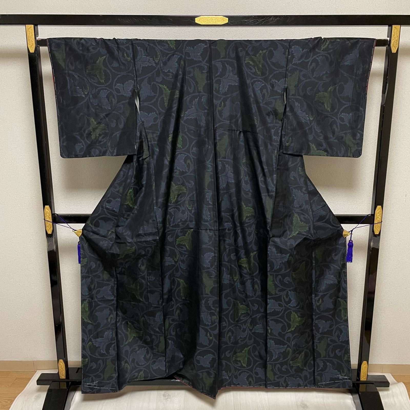 本場大島紬 藍泥染 蔦唐草模様 証紙付き 着物 正絹 X-3796 - メルカリ
