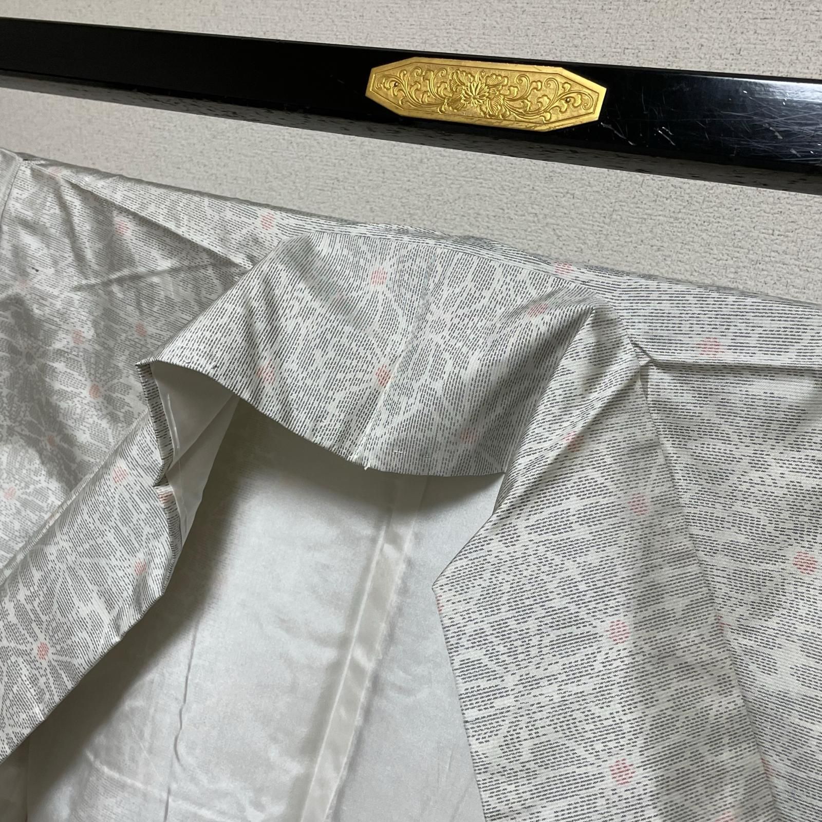 本場大島紬 白大島紬 菊尽くし 証紙付き 着物 正絹 X-3815 - メルカリ