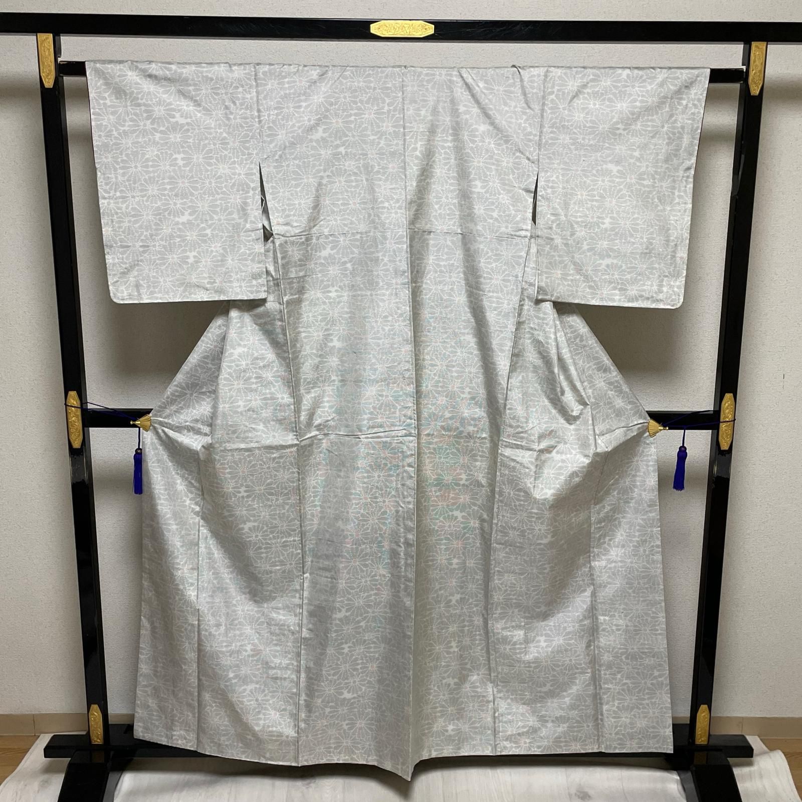本場大島紬 白大島紬 菊尽くし 証紙付き 着物 正絹 X-3815 - メルカリ
