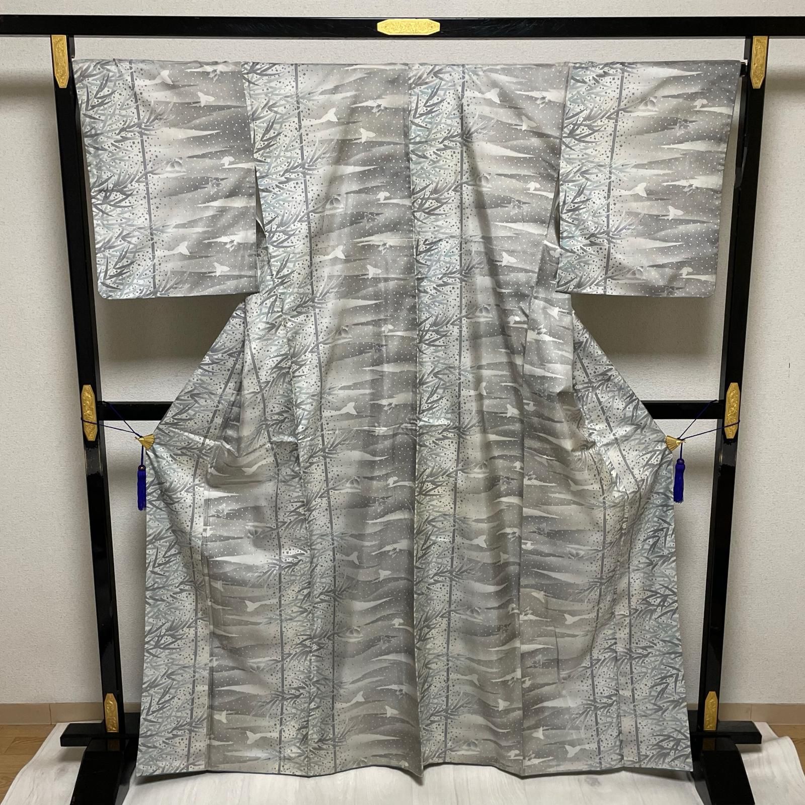 染大島紬 裄68 蝶に草花 美しい染め 着物 正絹 X-3818 - メルカリ