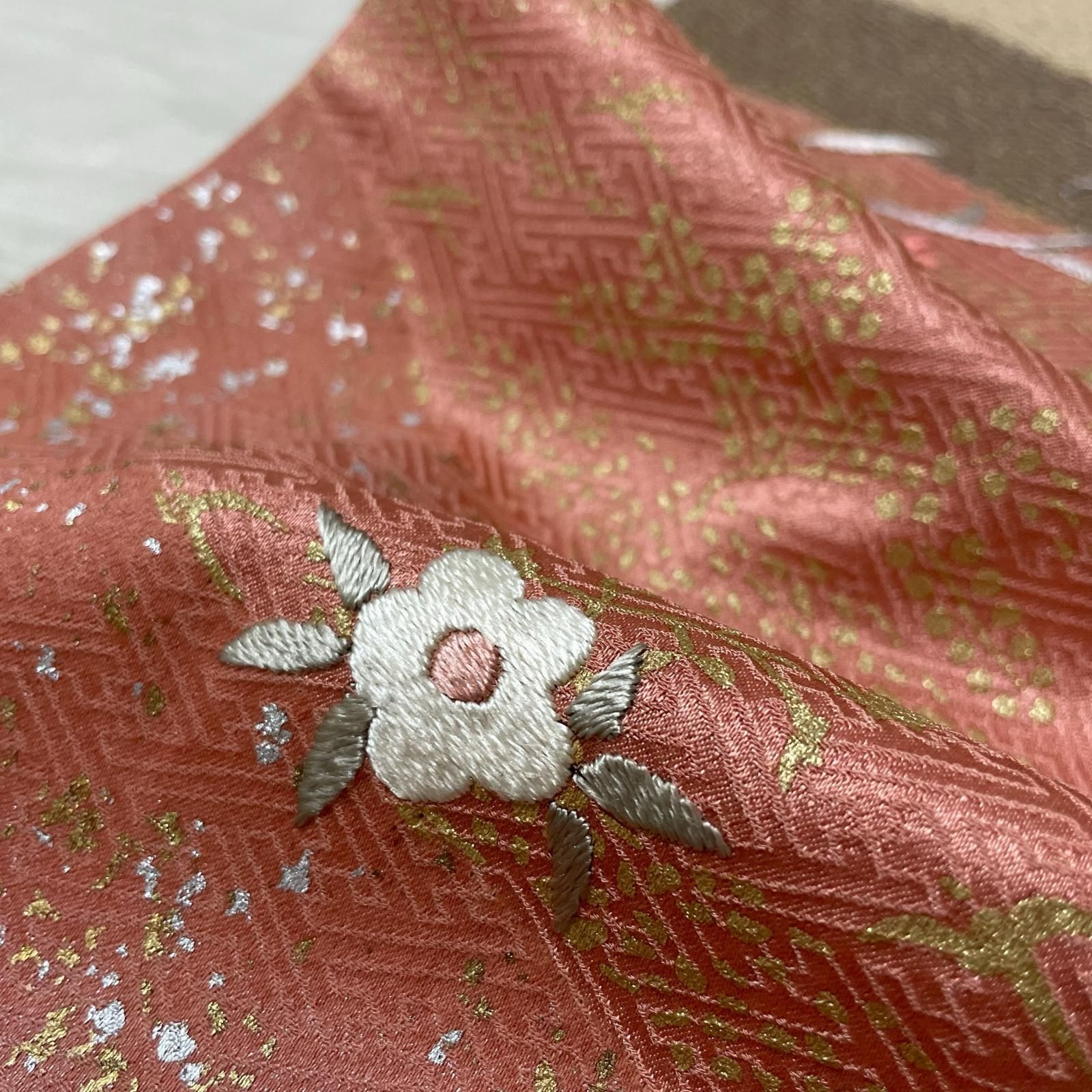 付下げ 裄66 トールサイズ 刺繍の花模様 細かな染め 着物 正絹 X-3716
