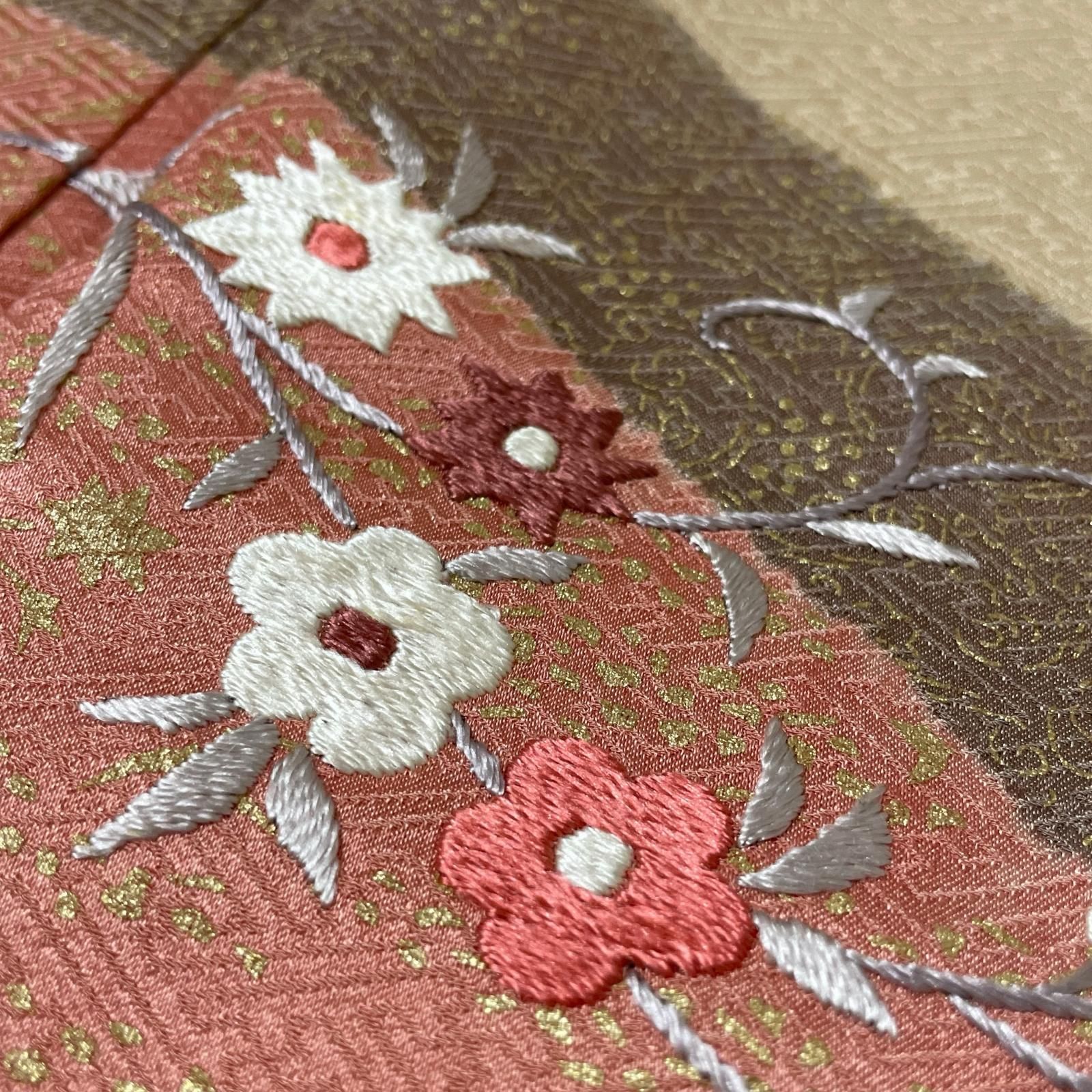 付下げ 裄66 トールサイズ 刺繍の花模様 細かな染め 着物 正絹 X-3716
