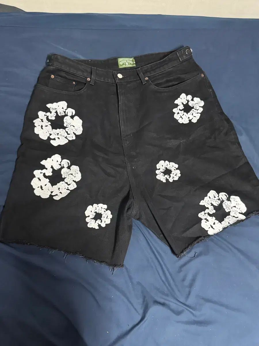 XL DENIM TEARS(デニムティアーズ) コットン リー ジーンショーツ ブラック