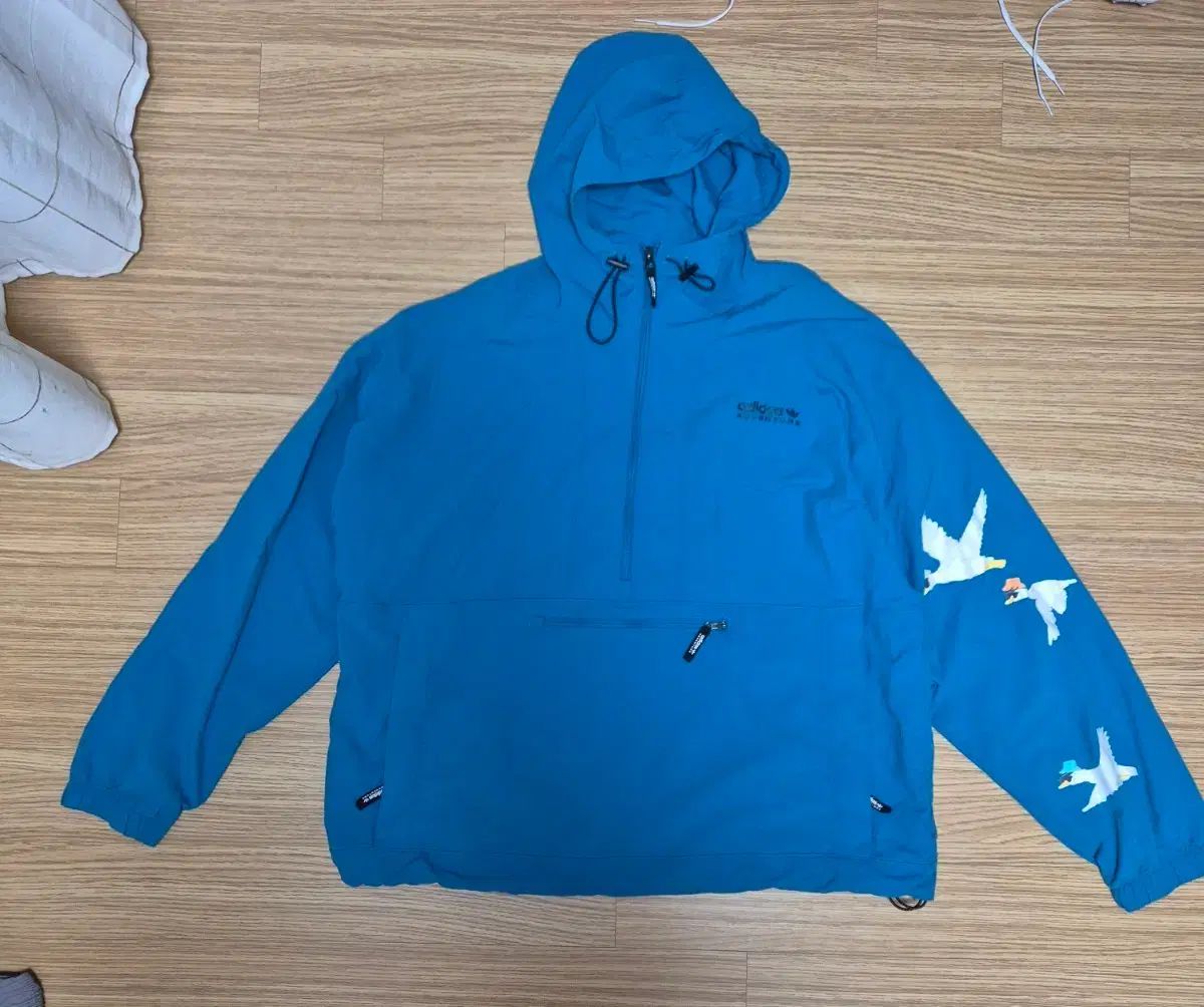 アディダス Anorak（アノラック）ウィンドブレーカー アドベンチャー グラフィック WIND AND WISH ブレーカー HZ1153