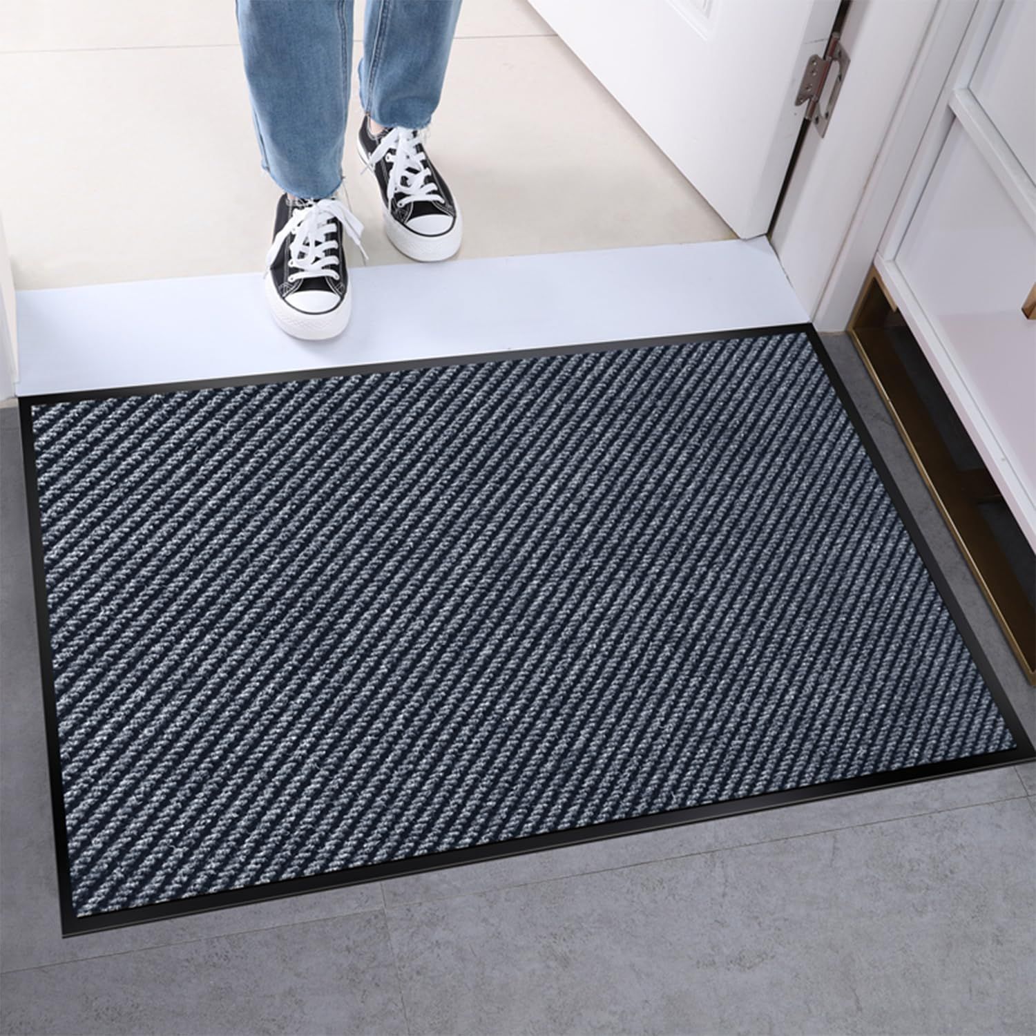 新着商品 Bcrio 玄関マット 屋外 泥落とし 滑り止め 泥落としマット 耐磨耗性 室内 業務用 家庭用 速乾 吸水 無地 オフィス お店（90*150cm グレー）