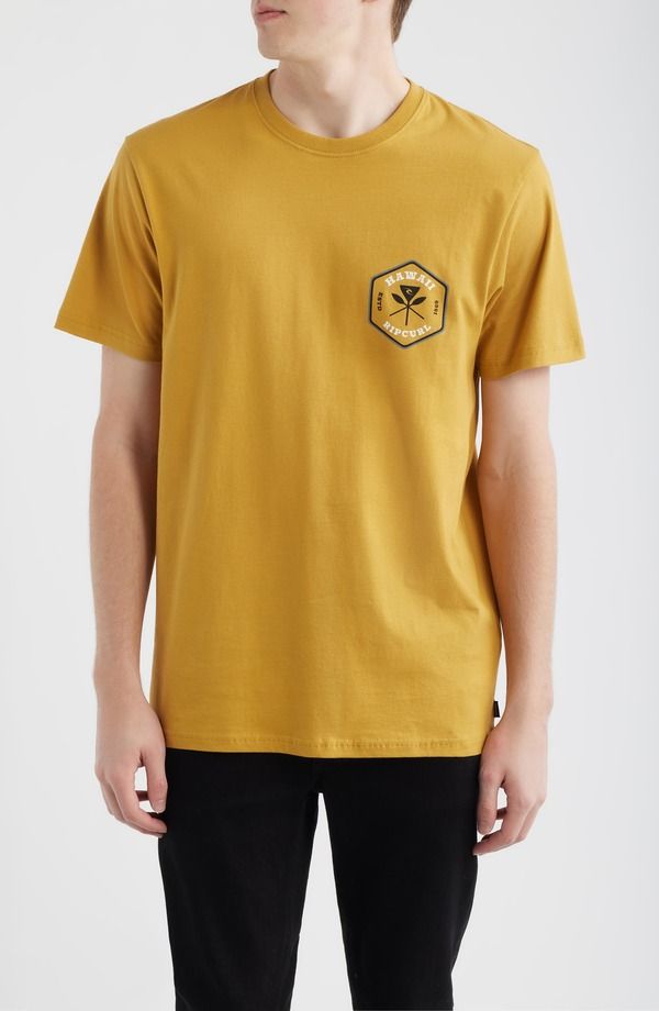 リップカール メンズ トップス Tシャツ グラフィック Rip Curl Hawaii Badge Graphic TShirt Mustard マスタード
