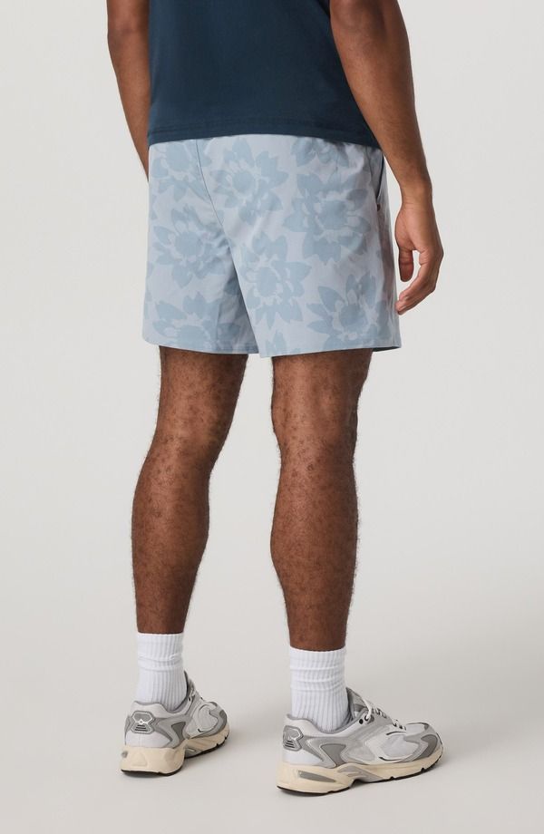 ビュオーリ メンズ 水着 ハーフパンツ・ショーツ ショートパンツ Vuori Maverick Lined Hybrid Volley Shorts Raindrop Sol