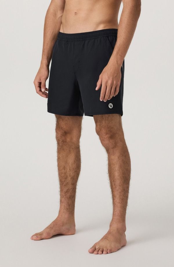 ビュオーリ メンズ 水着 ハーフパンツ・ショーツ ショートパンツ Vuori Maverick Lined Hybrid Volley Shorts Black ブラック
