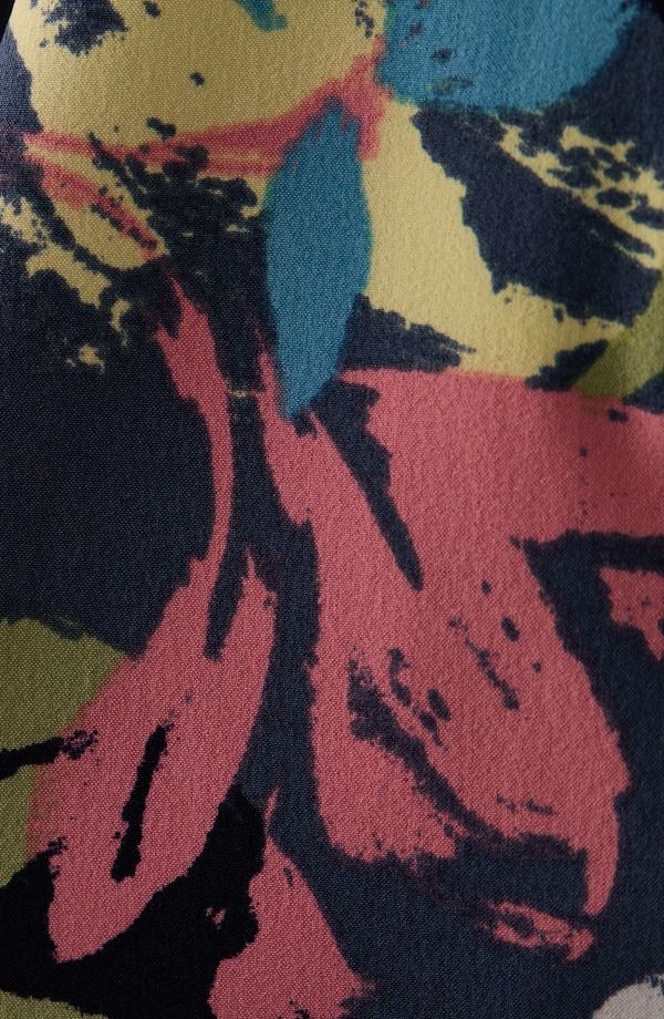 ローヌ メンズ 水着 ハーフパンツ・ショーツ Rhone 55Inch Waterepellent Swim Trunks Navy Dusty Sage Floral ネイビー