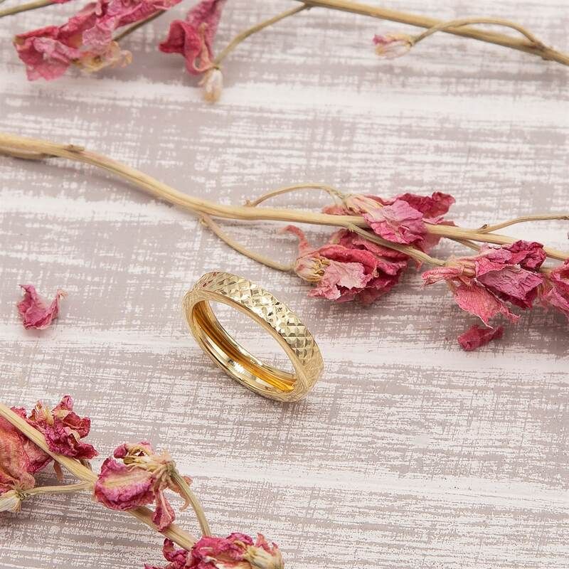 ビー ユー レディース アクセサリー 指輪 Be You 9ct Gold Diamond Cut Band Ring Yellow Gold イエロー