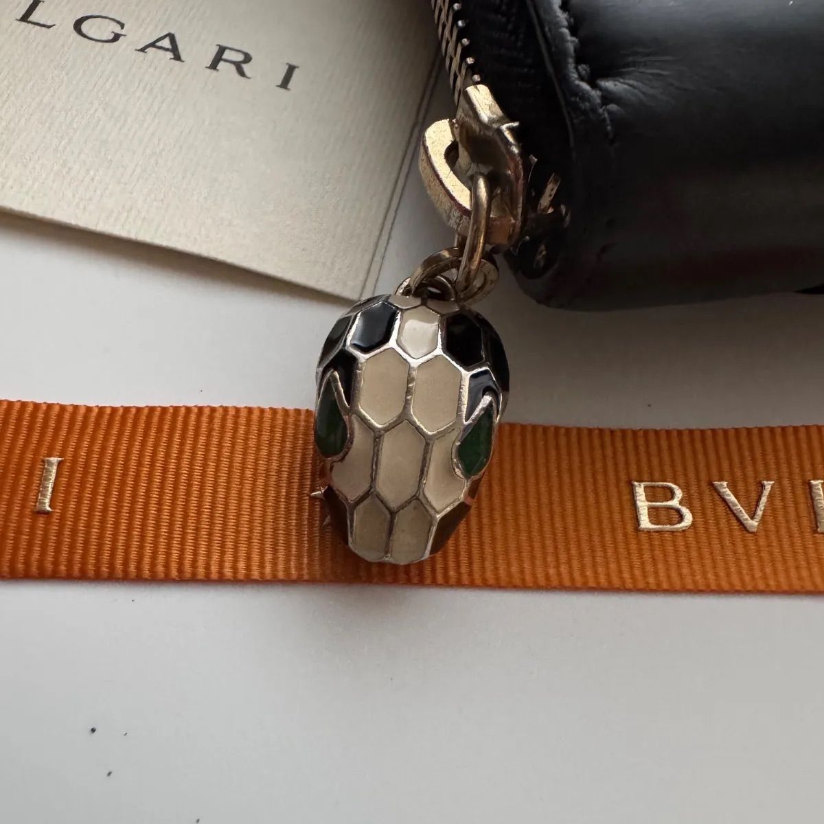 美品】 BVLGARI ブルガリ セルペンティ ラウンドファスナー 長財布