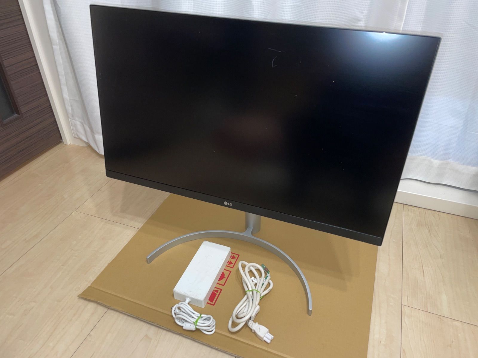 【良品・即発送】LG 27UL850-W 27型液晶モニター 高画質 4K IPS 非光沢 完動品 ディスプレイ 映像機器 _248