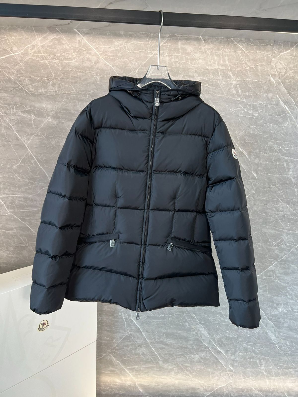 MONCLERモンクレール 黑 avoceショートレディース - メルカリ