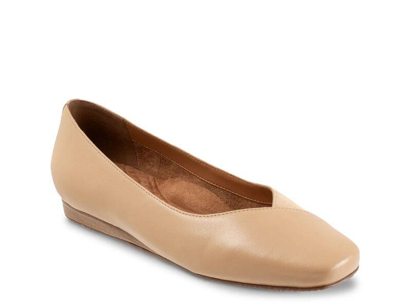 ソフトウォーク レディース シューズ スリッポン・ローファー Softwalk Vina SlipOn Beige ベージュ