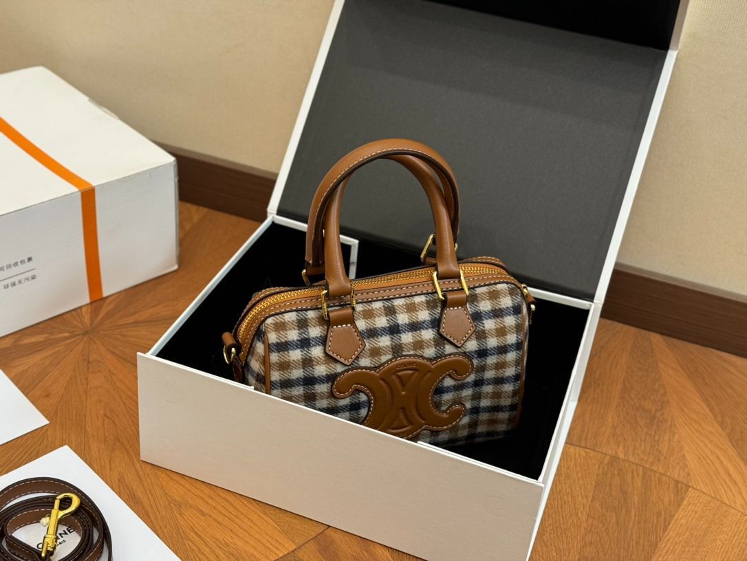 [Celine] ピローバッグ デニムブルー - 専用ボックス付き | セリーヌ レディースバッグ[本日特価|新品未使用品]