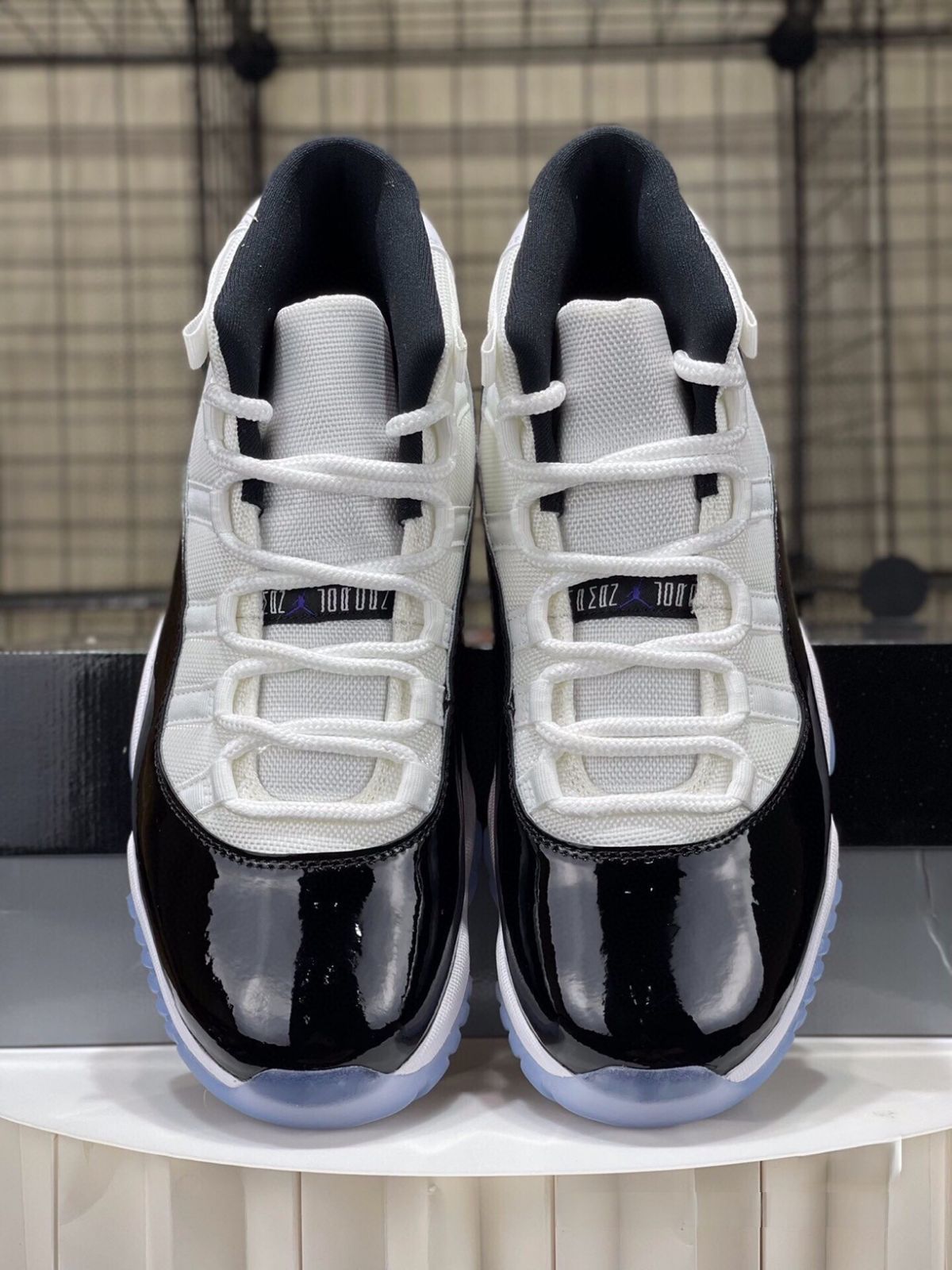 お値下げしました??即購入?? ナイキ NIKE AIR JORDAN 11 RETRO 378037-100 スニーカー 男女兼用 お値下げしました??即購入?? ナイキ NIKE AIR JORDAN 11 RETRO 378037-100 スニーカー 男女兼用