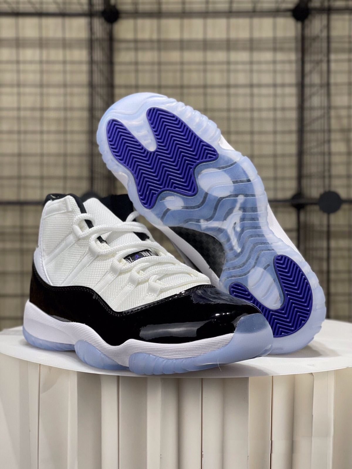 お値下げしました??即購入?? ナイキ NIKE AIR JORDAN 11 RETRO 378037-100 スニーカー 男女兼用 お値下げしました??即購入?? ナイキ NIKE AIR JORDAN 11 RETRO 378037-100 スニーカー 男女兼用