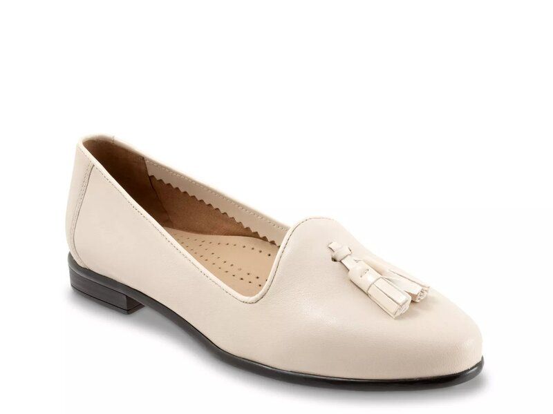 トロッターズ レディース シューズ スリッポン・ローファー Trotters Liz Loafer Off White オフホワイト