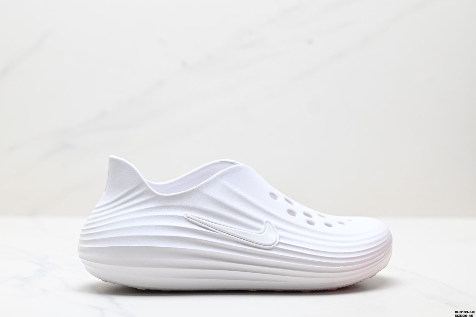 ナイキ Nike ReactX REJUVEN8 シンプルで快適なクロッグシューズ