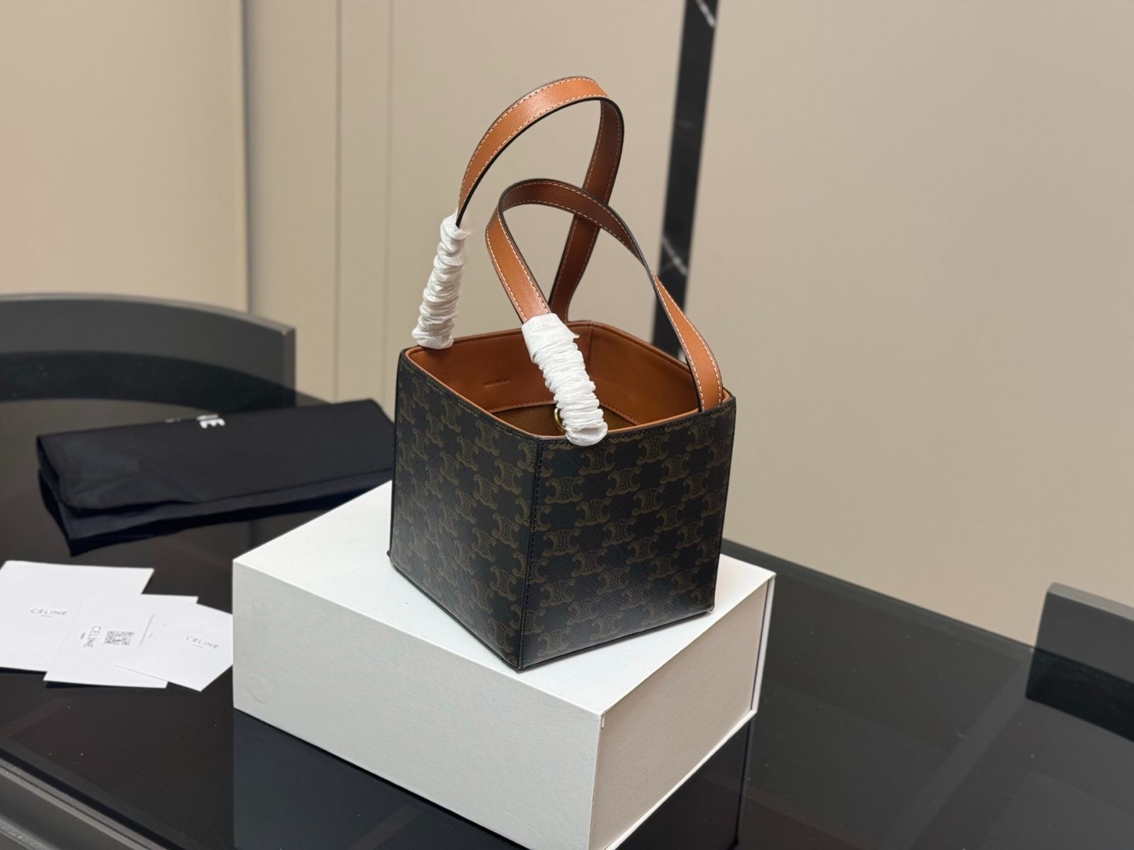 今日特価】Celine New Handheld Box Bag Monogram（セリーヌ ニュー