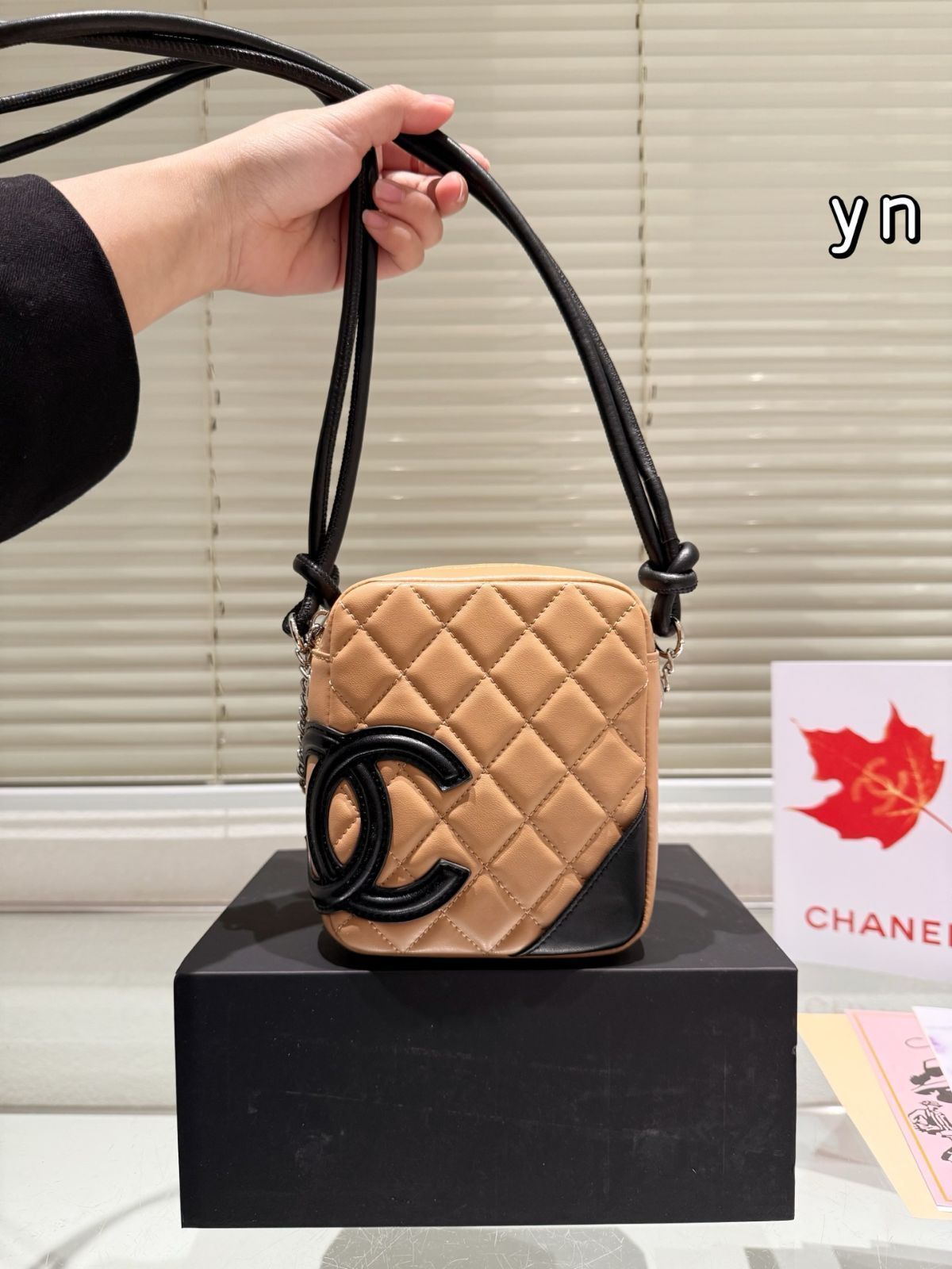 【今日特価】CHANEL カンペーン ショルダーバッグ ミルクティーカラー（13×15cm）
