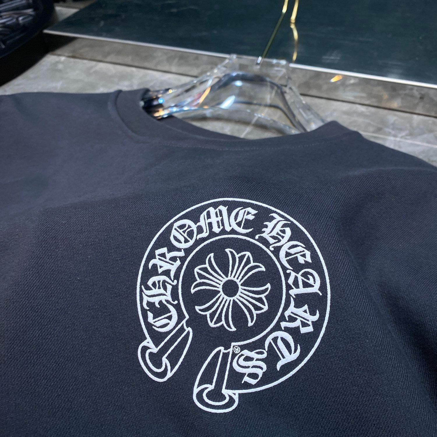 【本日限定特価】Chrome Hearts メンズ スウェットシャツ サンスクリット ホースシュー カスタムセメントグレー S-XL [本日特価|新品未使用品]