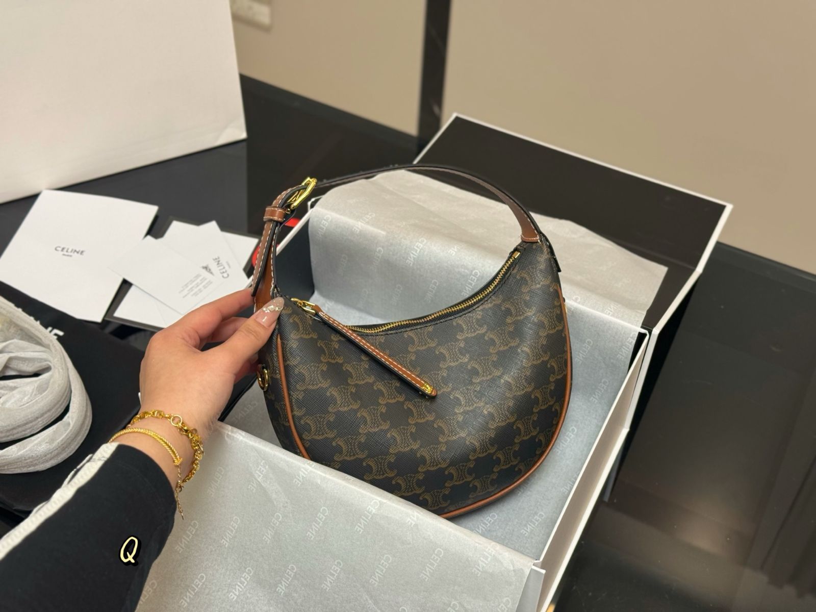 【今日特価】Celine Lulu Armpit Bag - セリーヌ ルル アンダーアームバッグ