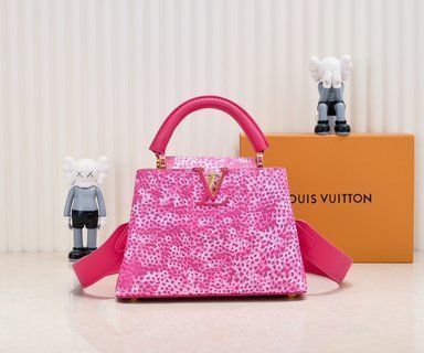 Louis Vuitton、リュックサック、手首バッグ、旅行バッグ、手提げショルダーバッグ、プリントや刺繍のアクセント