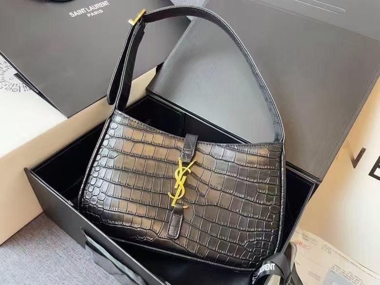 【美品】 サンローラン ショルダーバッグ ブラック 15,000円