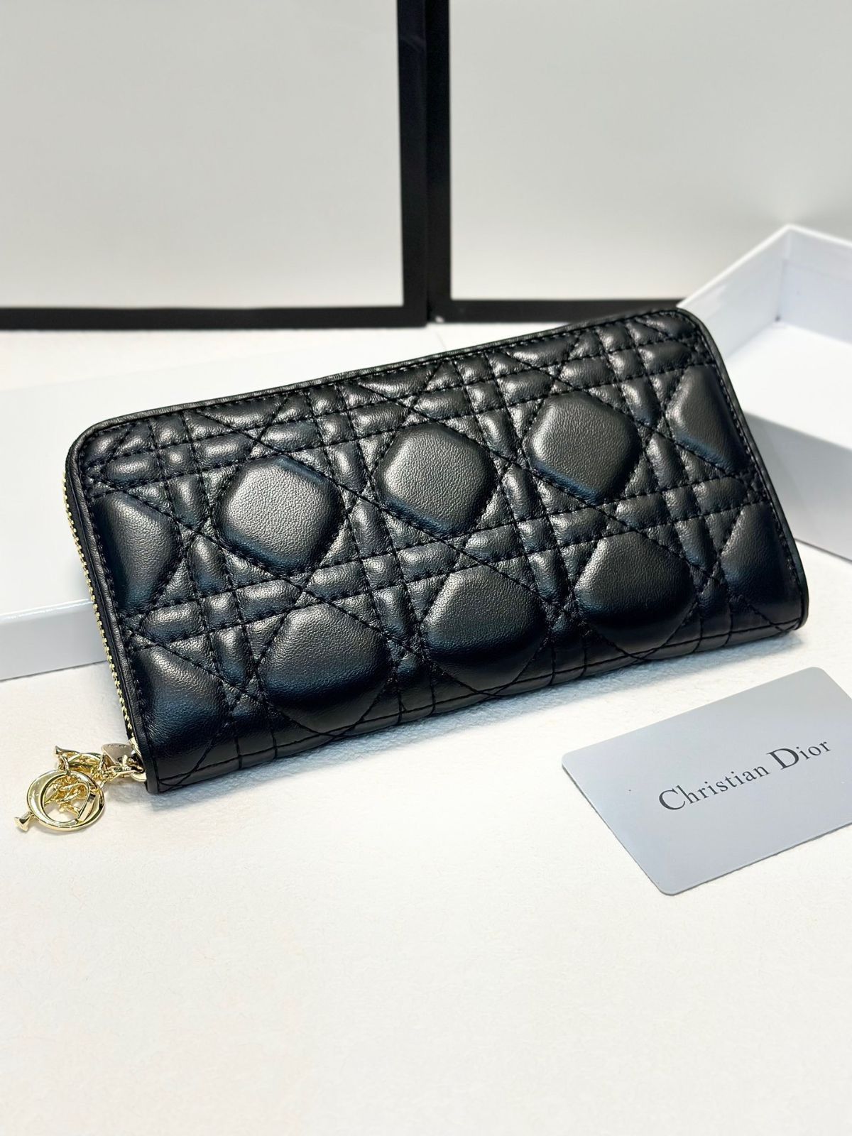 【今日特価】DIOR 最新モデル 人気爆発！送料無料で今の在庫はお得な価格です！-WTO輸入1
