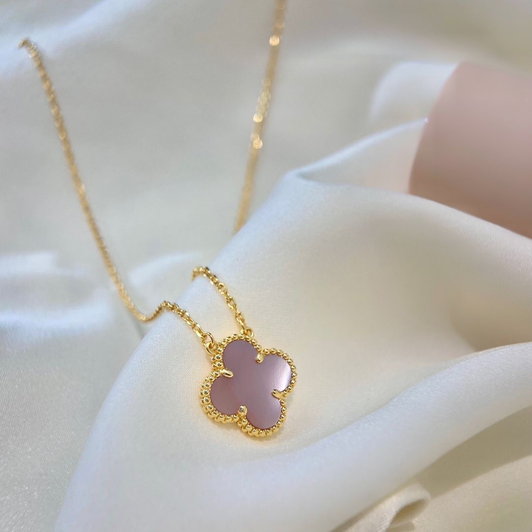 マジック アルハンブラ ペンダント、ピンク マザーオブパール、ヴァン クリーフ&アーペル Van Cleef & Arpels VCARN32200｜本日限定特価｜新品未使用