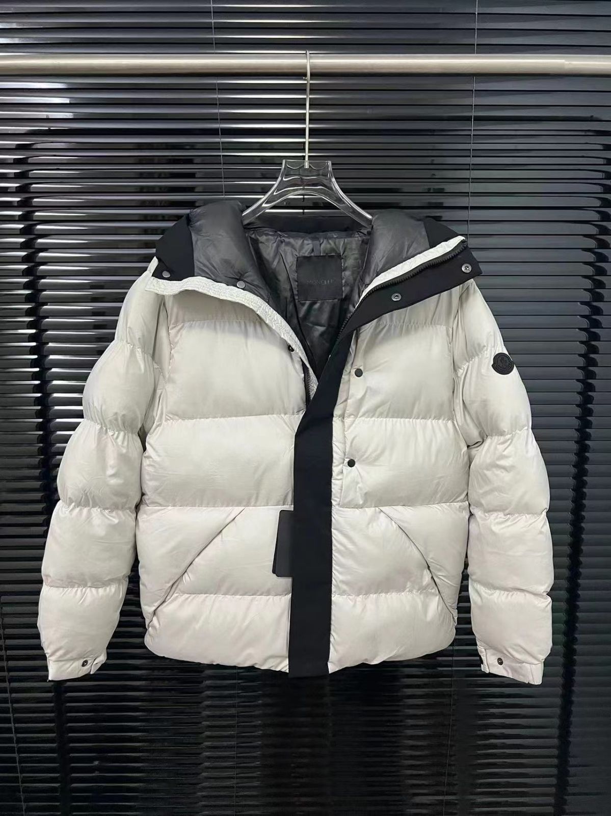 MONCLER モンクレール ダウンジャケット｜本日限定特価｜新品未使用