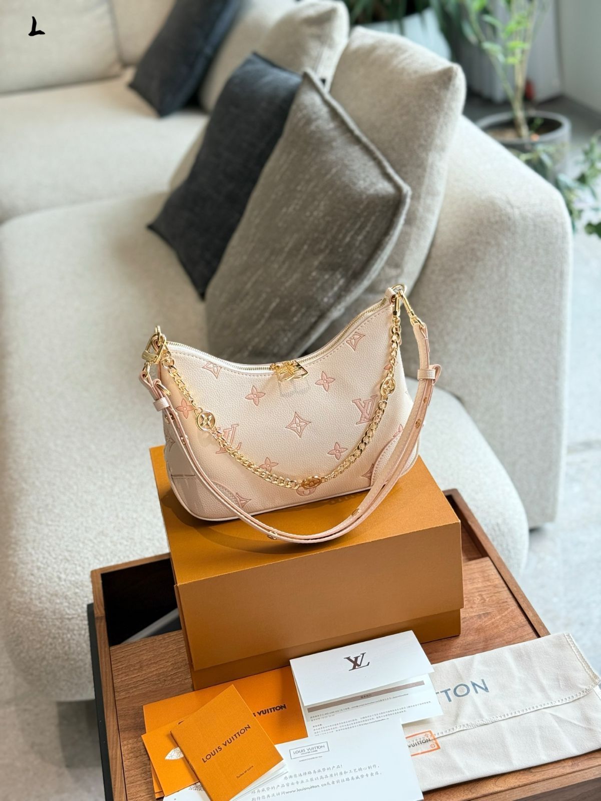 【今日特価】LV Strawberry Milk Croissant Bag ルイ・ヴィトン ストロベリーミルク クロワッサンバッグ