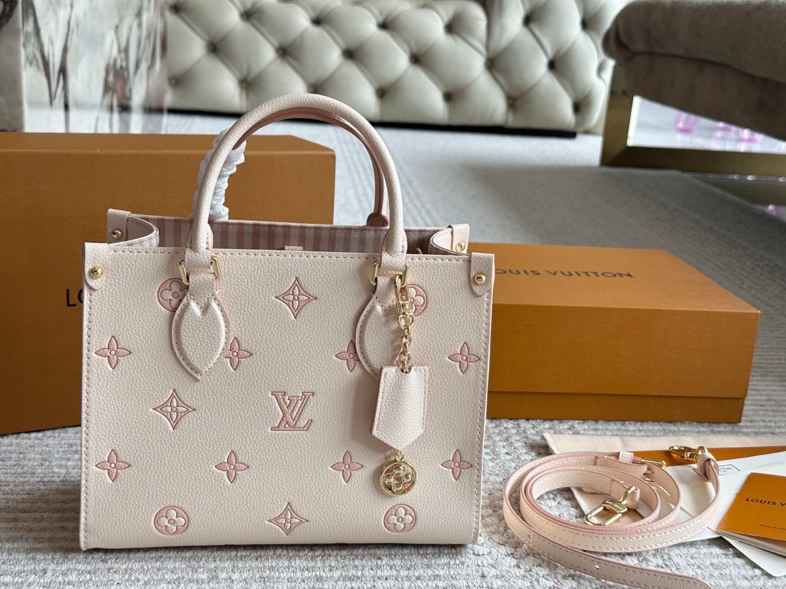 【今日特価】LV Onthego トートバッグ 25×20cm（S サイズ）