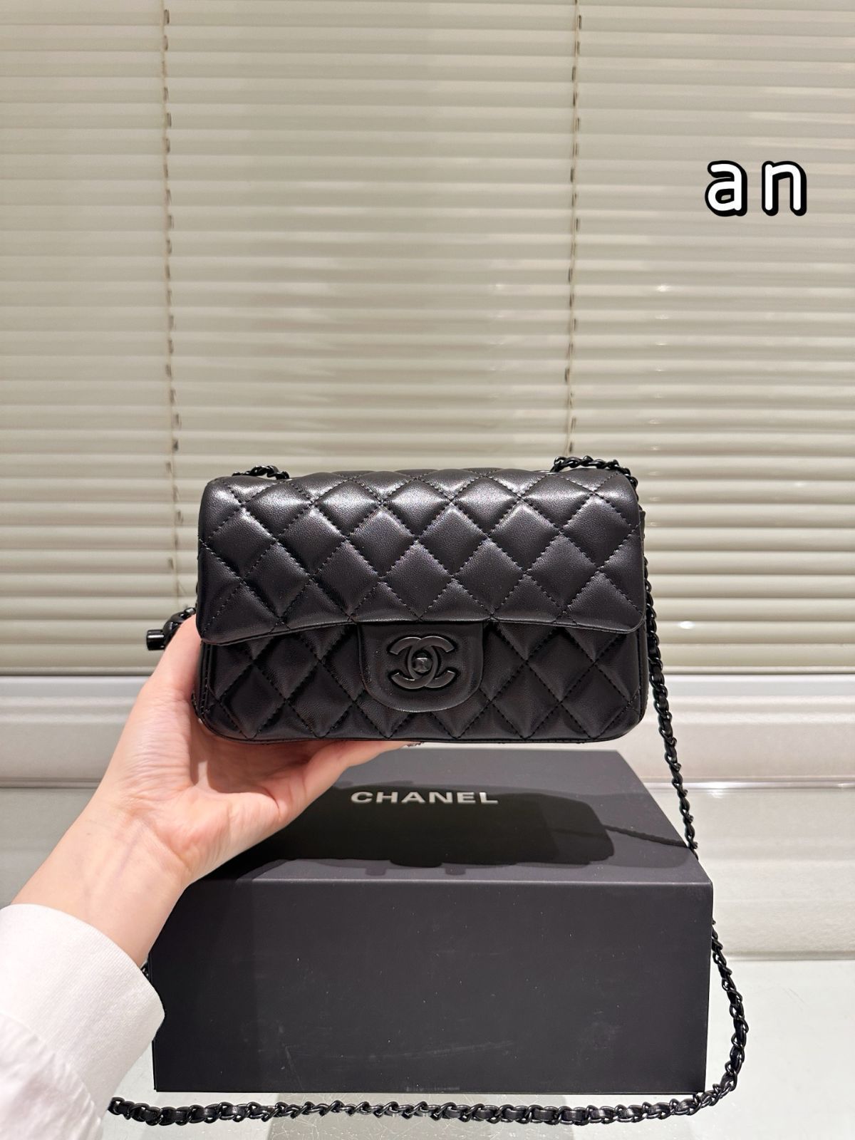 CHANEL スクエアトレイ 非売品 今日特価】Chanel Square Fat シャネル スクエアファット クロスボディ