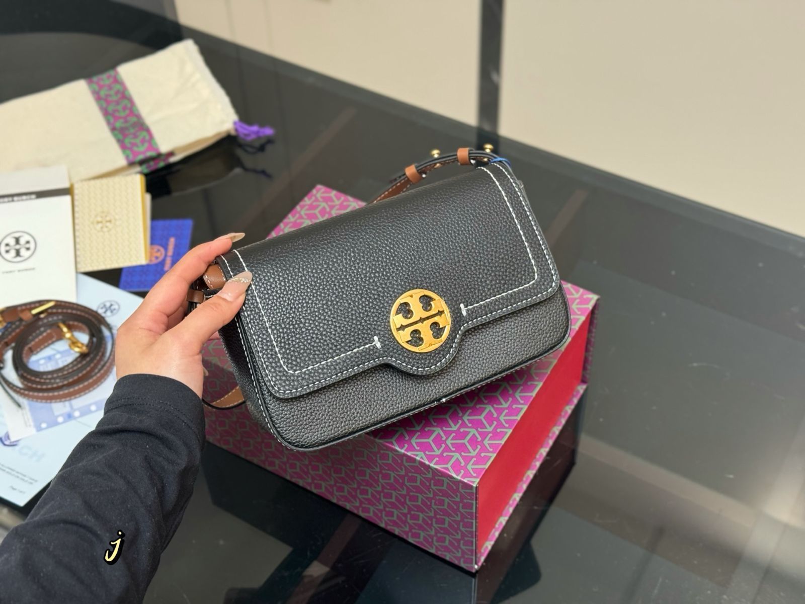 【今日特価】TORY BURCH マージャンバッグ 21×13cm