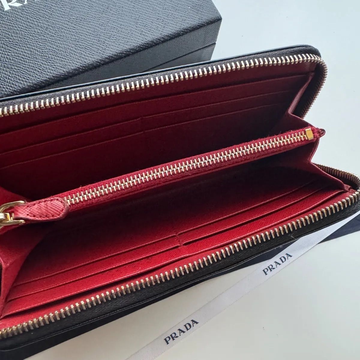 美品】477 PRADA プラダ ラウンドファスナー 長財布 - メルカリ