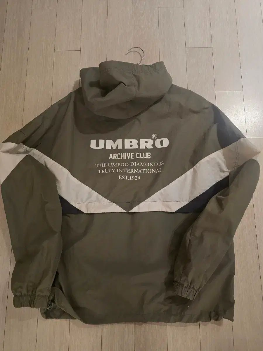 アンブロ アノラック フードウィンドブレーカー L 100-105