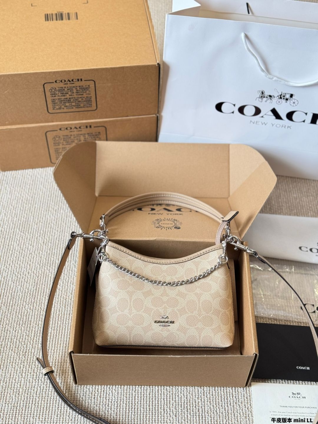 【今日特価】Coach Laurel 19 Mini Hobo Bag / クーチ ローレル 19 ミニ ホボ バッグ / 送料無料！在庫限定価格