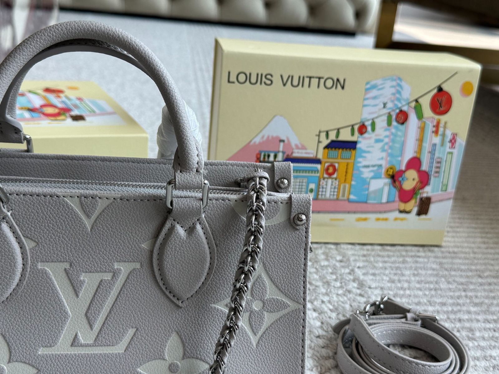 今日特価】Luxury Foldable Gift Box Edition Lv Onthego Original