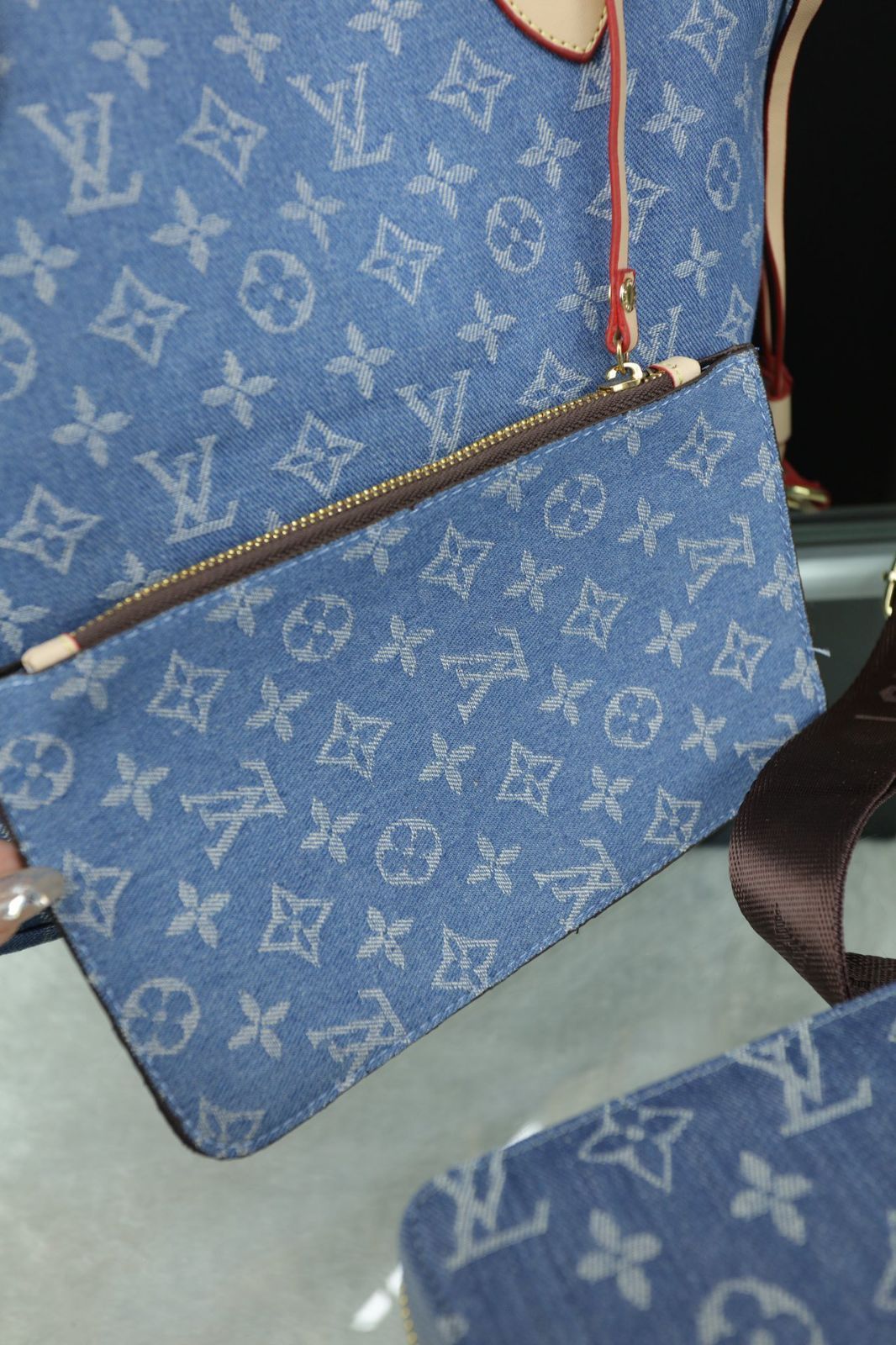 [本日特価] 3点セット LV デニムショッピングバッグ + マージャンバッグ + 財布 万能スタイル！ [本日特価|新品未使用品]