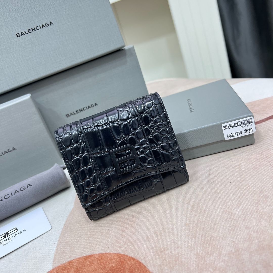 【今日特価】Balenciaga ミニウォレット, シャイニークロコダイルエンボス加工, ブラック, コンパクトで実用的なデザイン！[本日特価|新品未使用品]