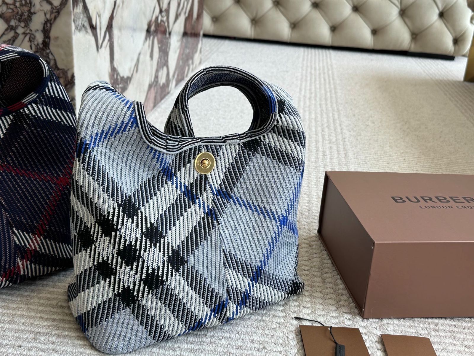 【今日特価】Burberry's Classic Check Shoulder Bag - バーバリーのクラシックチェック肩バッグ