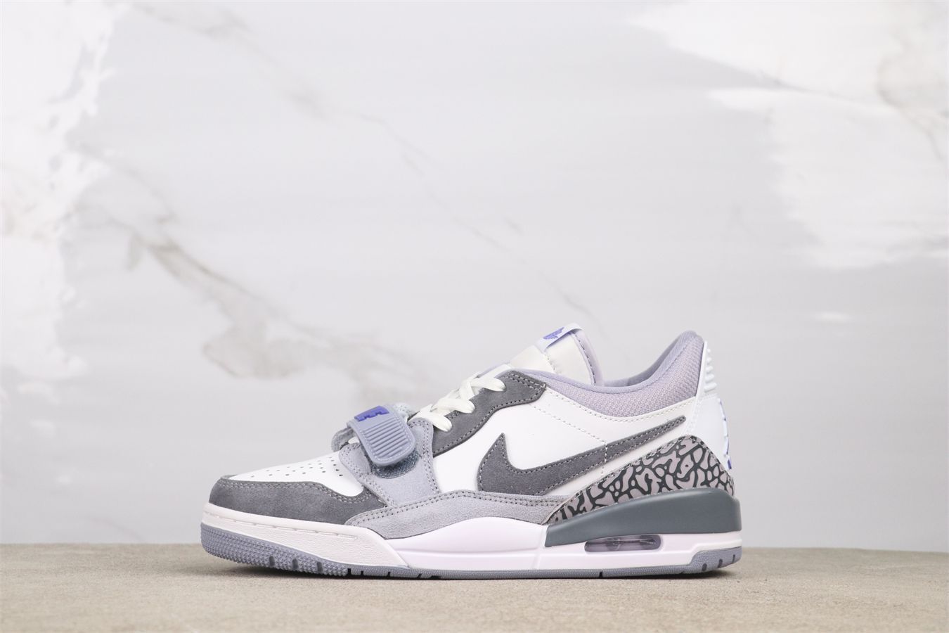 【今日特価】Air Jordan CD7069-108 エアジョーダン CD7069-108 コメットパープル